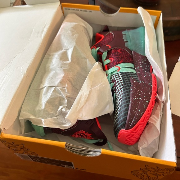 Nike Other - Kids' Lebron Witness VII Basketball Shoe Big Kid
Size
4.5M. Brand new